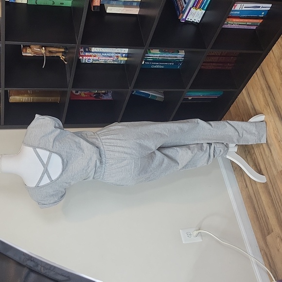 ALMOST FAMOUS Gray Short Sleeve Elastic Waist Jogger Hem Pocket Sweatsuit Jumper - Picture 7 of 12